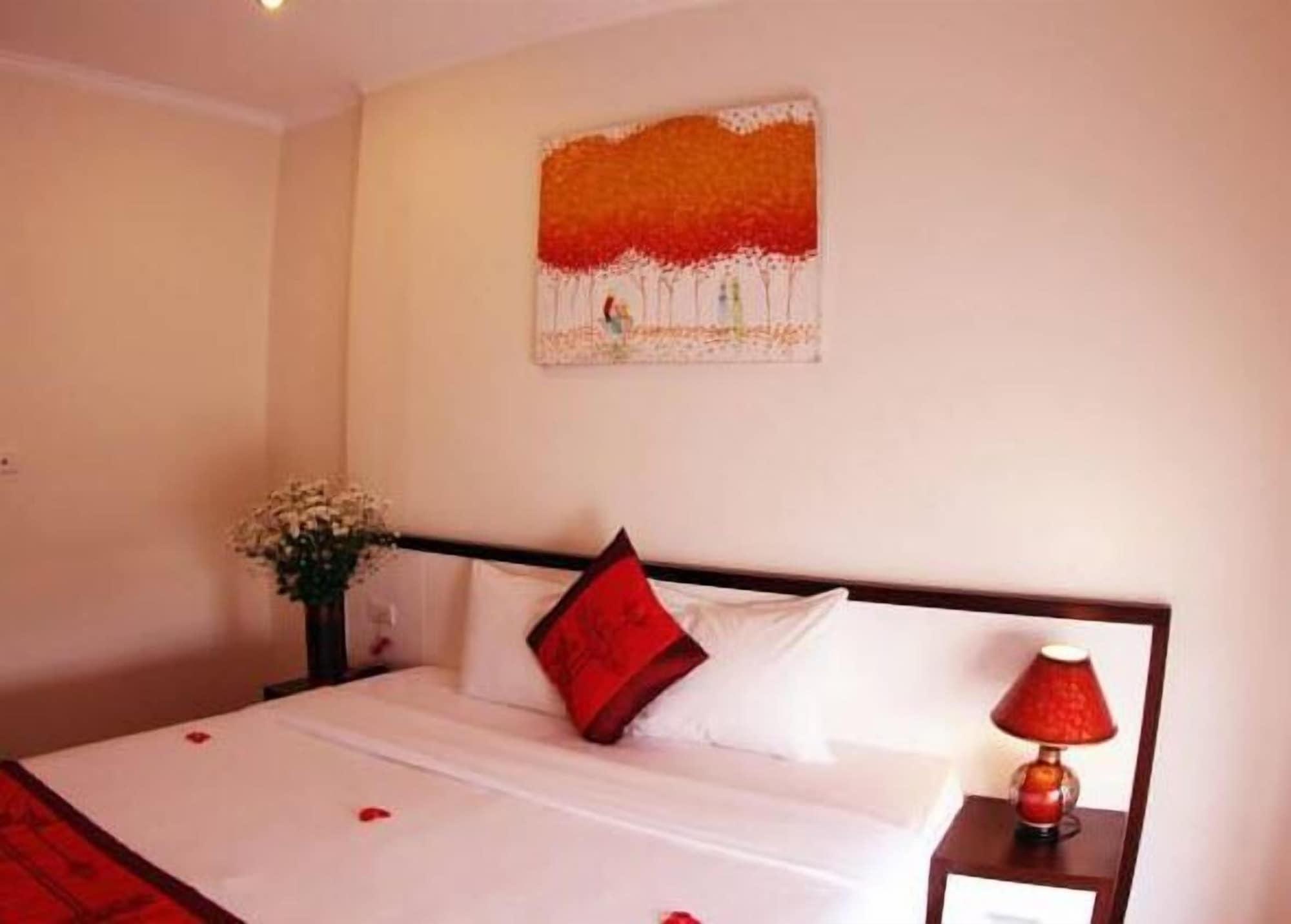 Rising Dragon Estate Hotel Hanoi Bagian luar foto