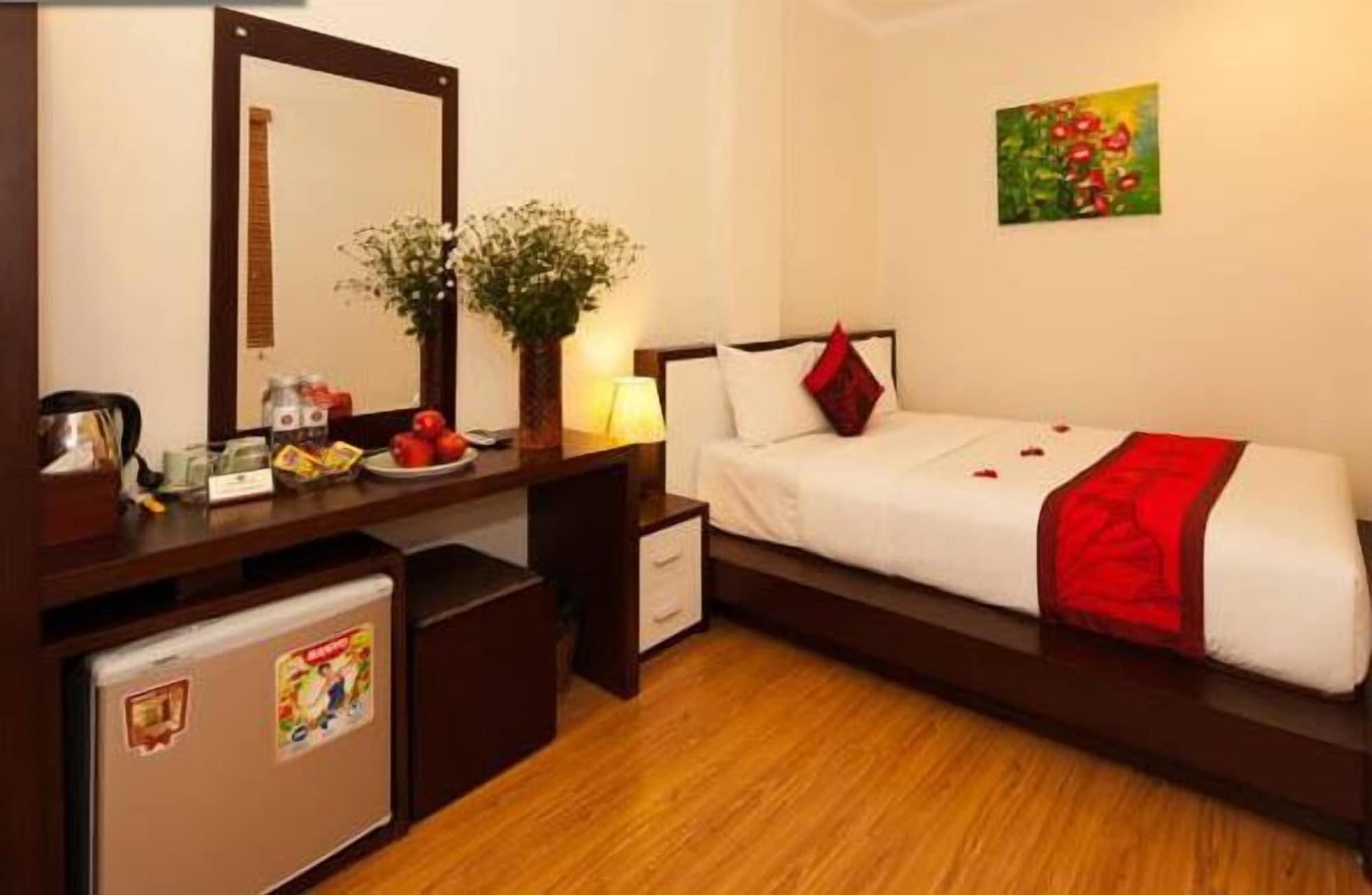 Rising Dragon Estate Hotel Hanoi Bagian luar foto