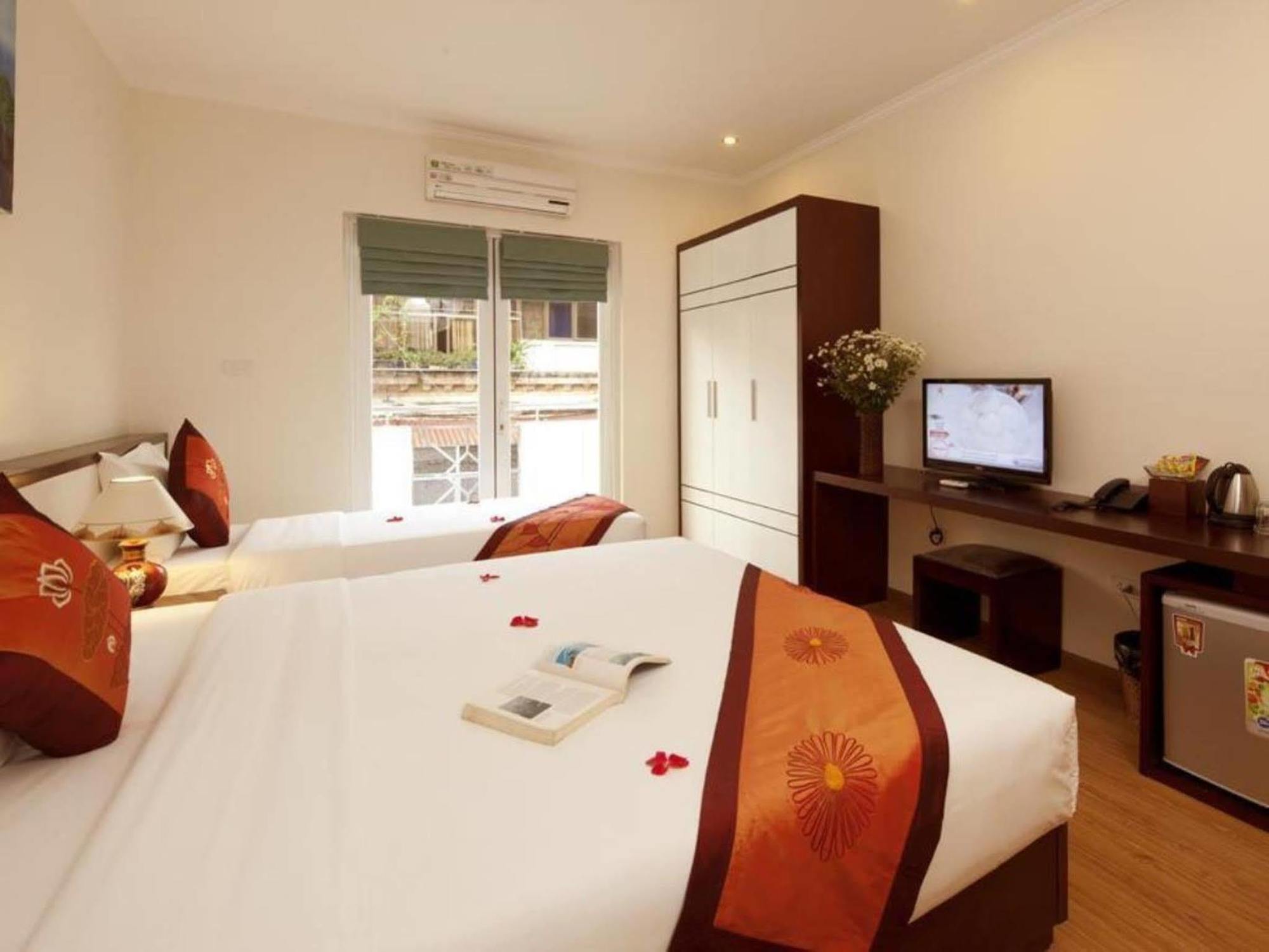 Rising Dragon Estate Hotel Hanoi Bagian luar foto